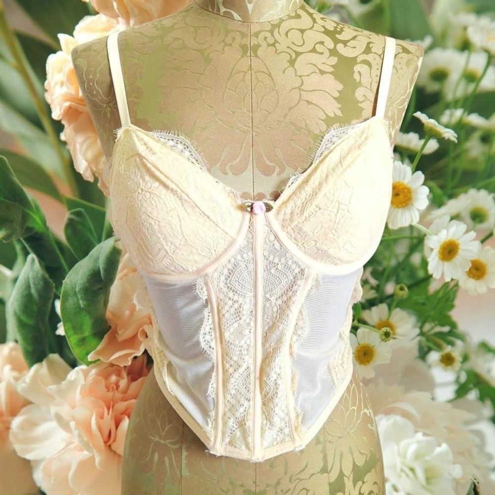 Rue21 yelliw lace corset top pink rose detail Size Medium coquette fairycore